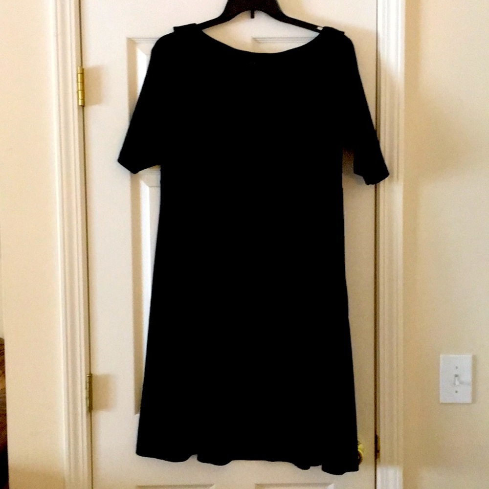 Knit, short sleeved dress. Size 14 plus